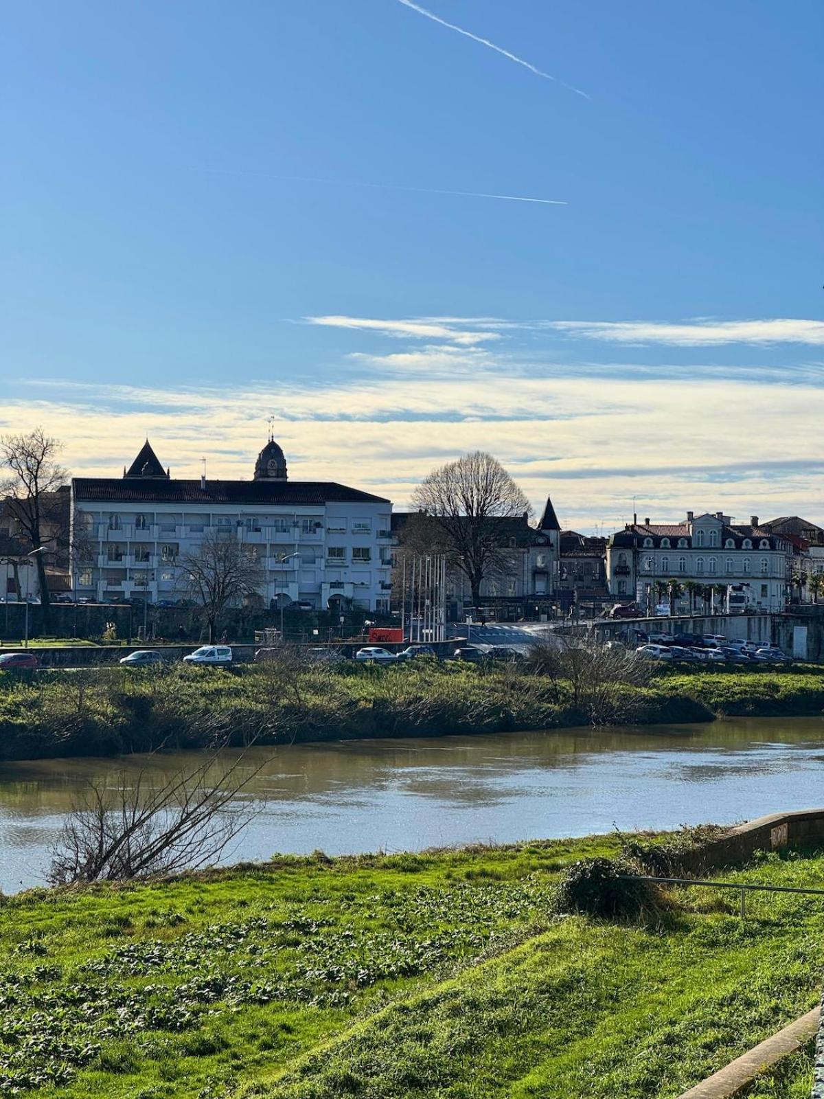 Majestic - Wifi - Parking - Vue Appartement Dax Buitenkant foto