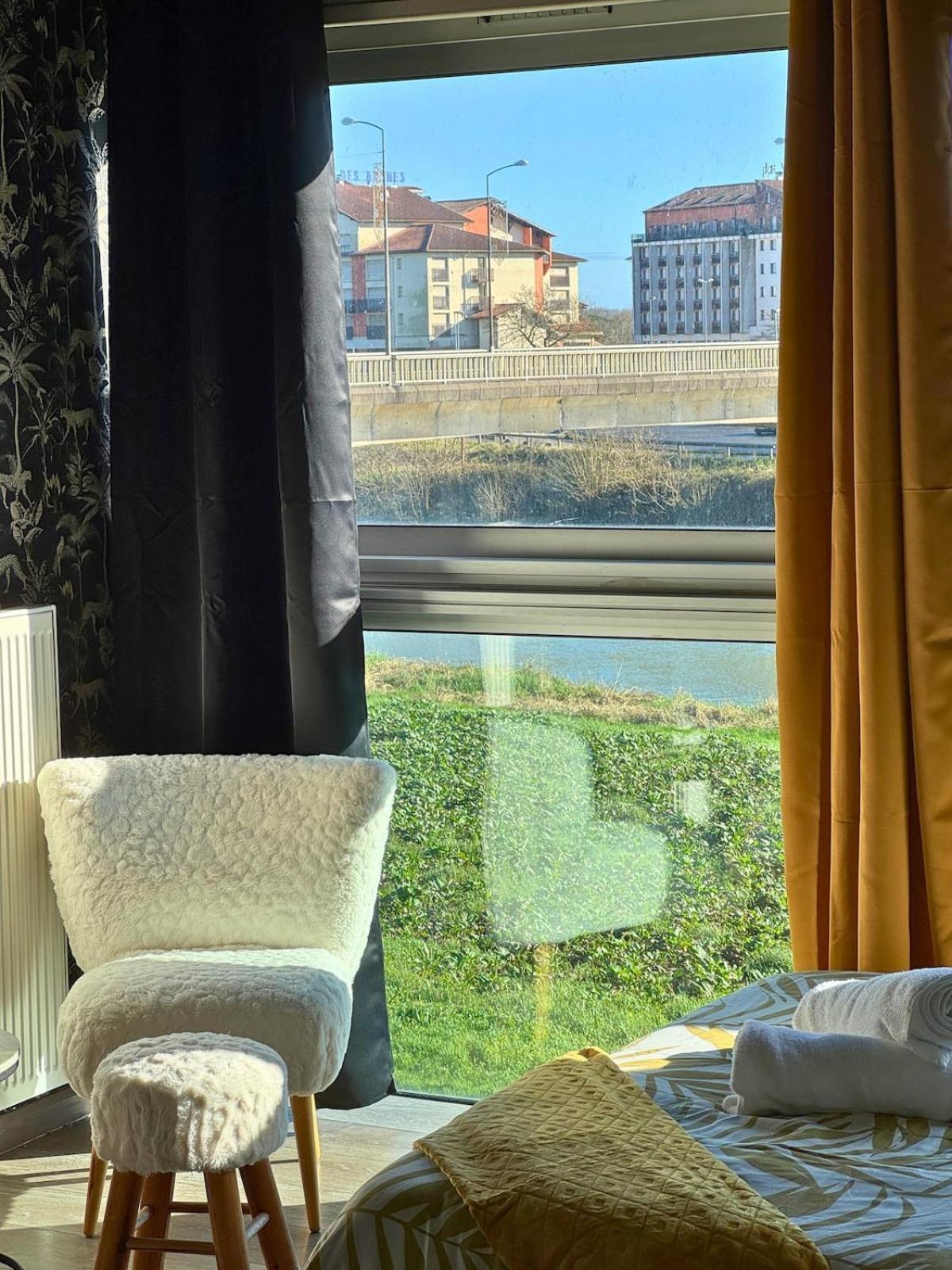 Majestic - Wifi - Parking - Vue Appartement Dax Buitenkant foto